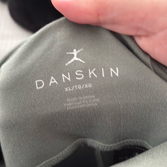 Danskin Ladies Large Crop Pullover with match Danskin flared slit leggings size - Picture 5 of 9